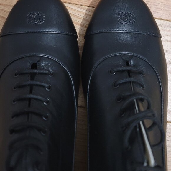 Authentic Leather CHANEL boots - Size 38 1/2 - Picture 2 of 4